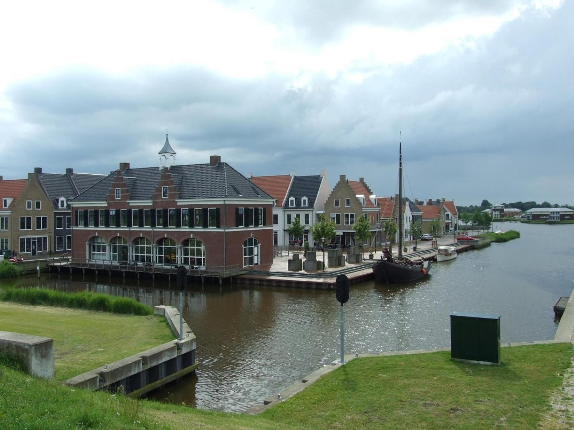Leonie 6 Pers Holiday Home With A Large Garden Close To The Lauwersmeer Anjum Exterior photo