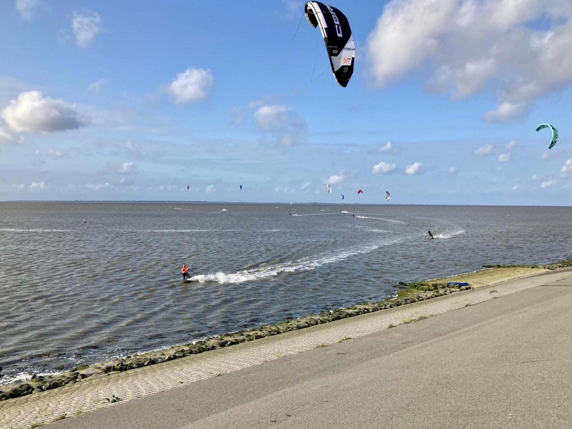 Leonie 6 Pers Holiday Home With A Large Garden Close To The Lauwersmeer Anjum Exterior photo